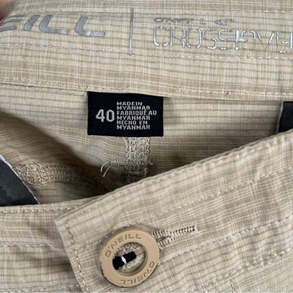 O'Neill Men's Tan Striped Flat-Front Shorts 40 - Picture 6 of 7